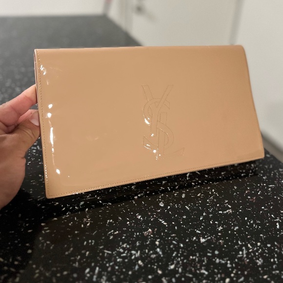 Yves Saint Laurent - Picture 1 of 3